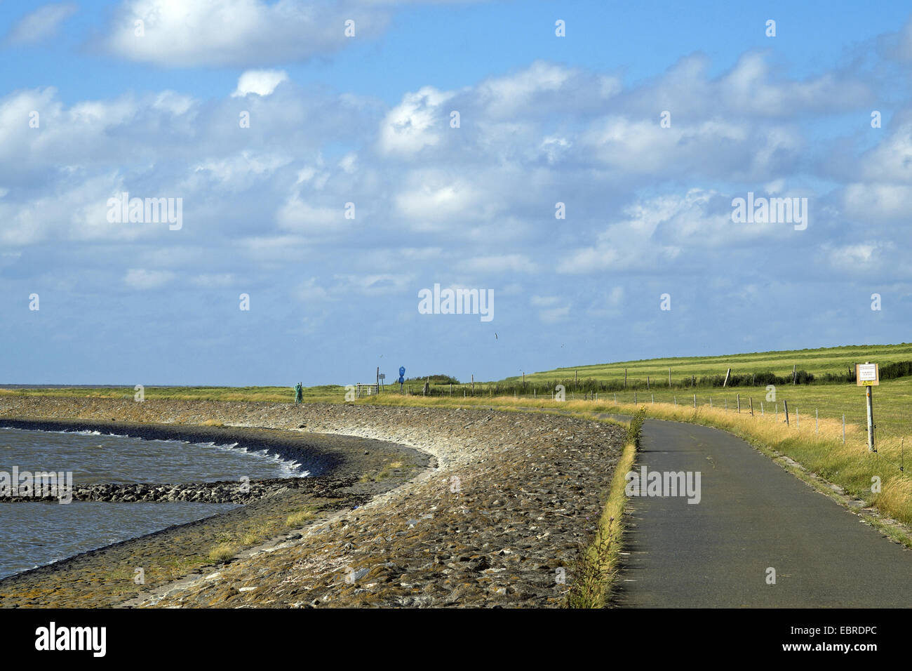 shoreline stabilization and spur dikes at high water in Dorum-Neufeld, Germany, Lower Saxony, Lower Saxony Wadden Sea National Park, Dorum-Neufeld Stock Photo