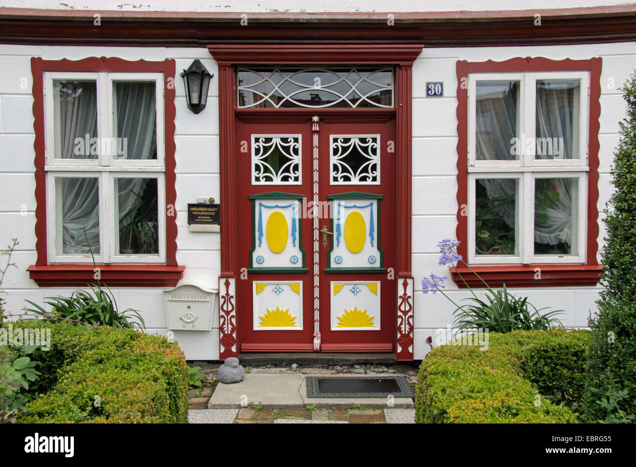 Darss residental building with traditional door, Germany, Mecklenburg-Western Pomerania, Darss, Prerow Stock Photo