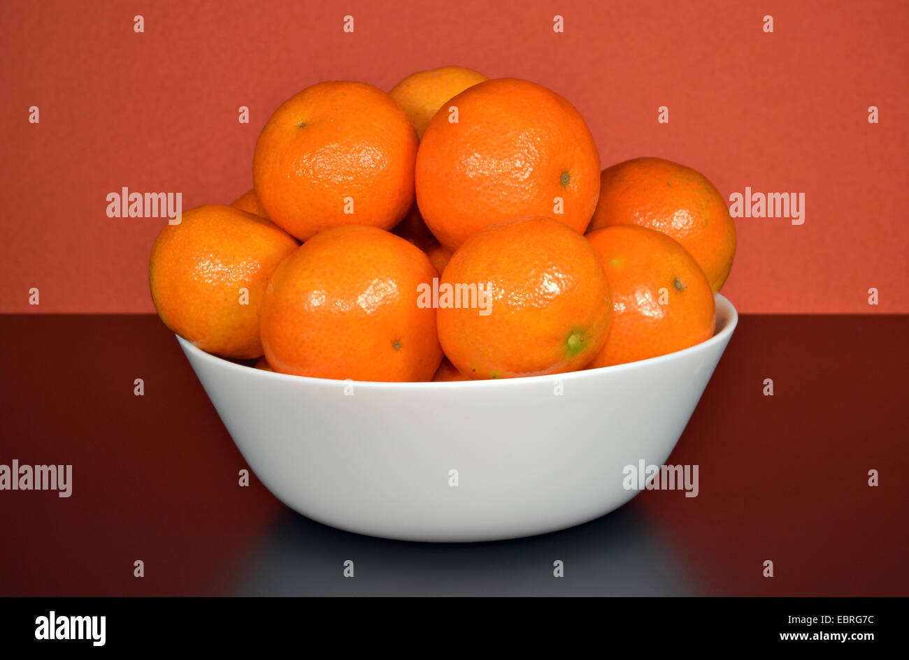 Vibrant orange background hi-res stock photography and images - Alamy