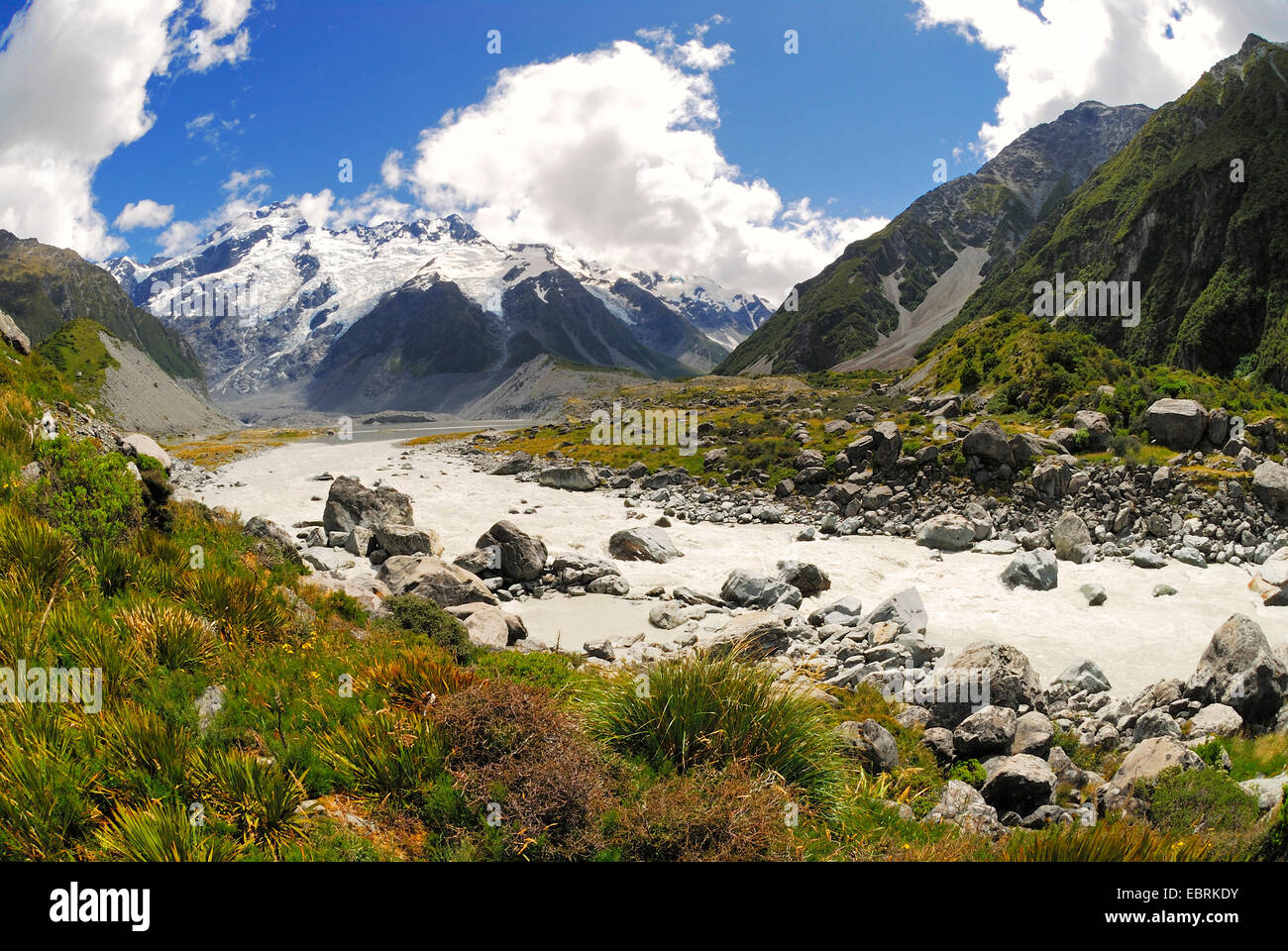 Hooker River and Mount Sefton, New Zealand, Southern Island, Mount Cook National Park Stock Photo
