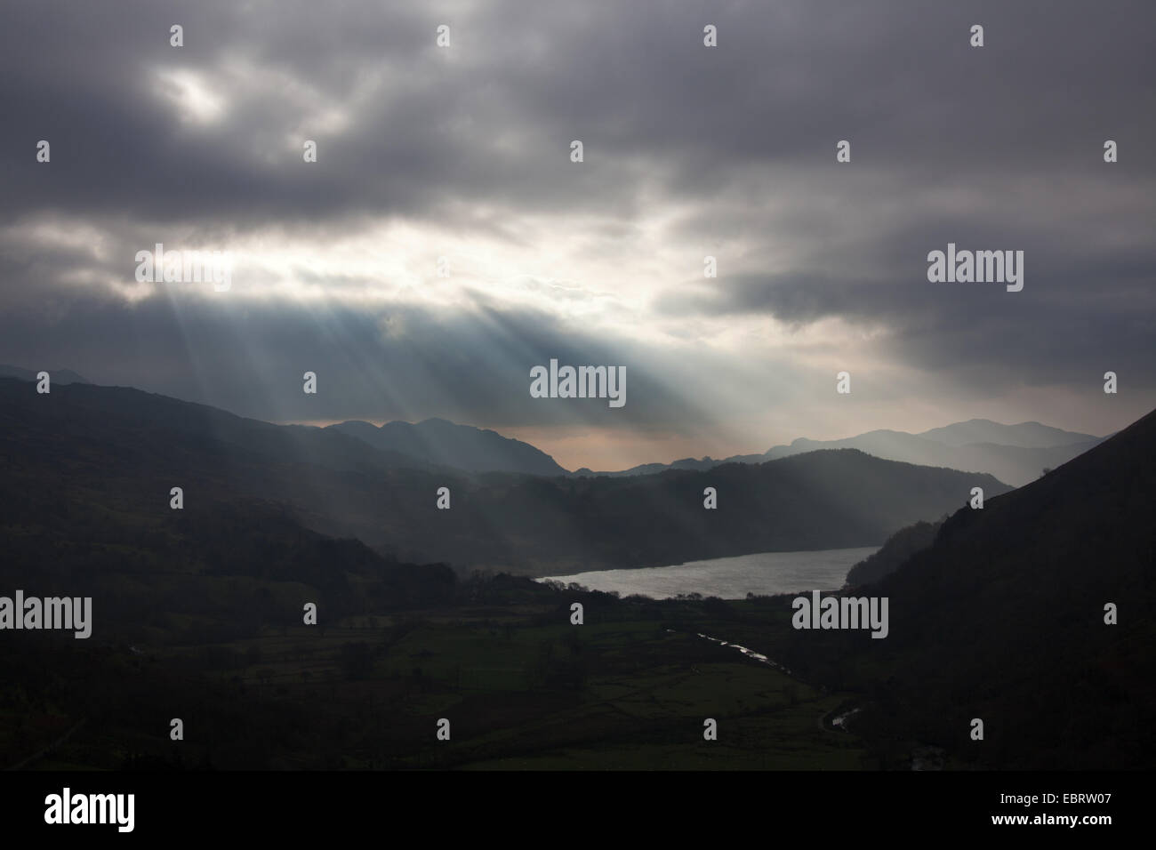 Nant Gwynant, Gwynedd, Wales. Dramatic picturesque view of Nant Gwynant valley in the late autumn. Stock Photo