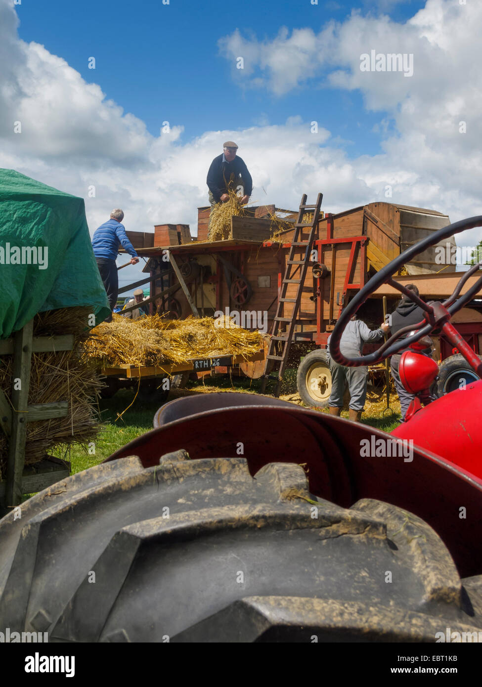 Vintage thrashing display at Tivyside Vintage Show Newcastle Emlyn Ceredigion Wales Stock Photo