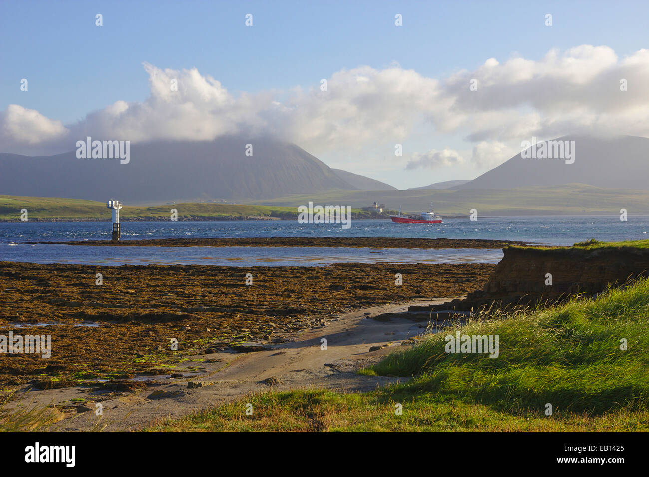 view through the southern tip of Orkney Mainland, Ness Point, to Island Hoy, United Kingdom, Scotland, Orkney, Orkney Mainland Stock Photo