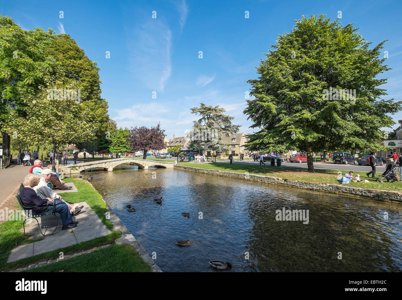 River Windrush Bourton-on-the-Water Cotswolds village Gloucestershire Stock Photo