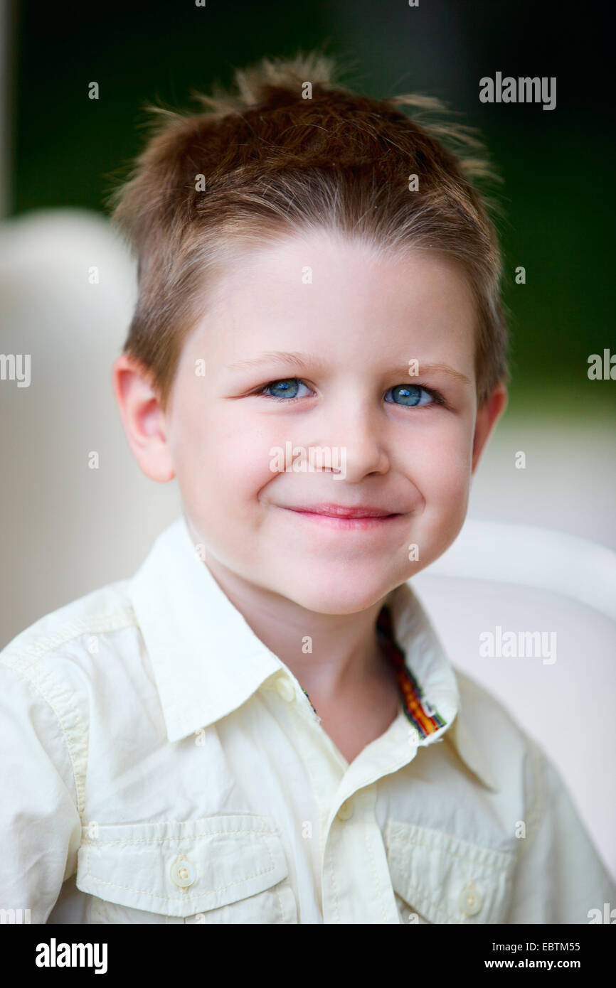 portrait of a little boy Stock Photo - Alamy