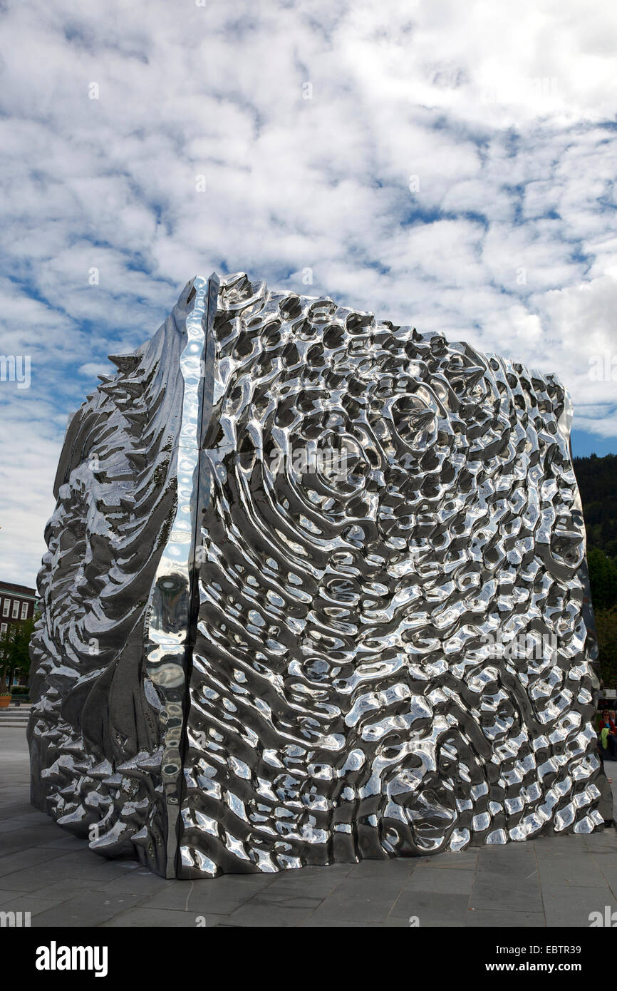 Cube sculpture hi-res stock photography and images - Alamy