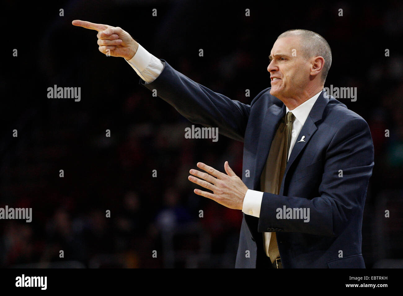 November 29, 2014: Dallas Mavericks head coach Rick Carlisle reacts ...