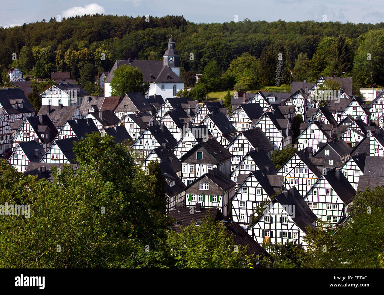 alter-flecken-historical-city-of-freudenberg-germany-north-rhine-westphalia-EBTXC1.jpg