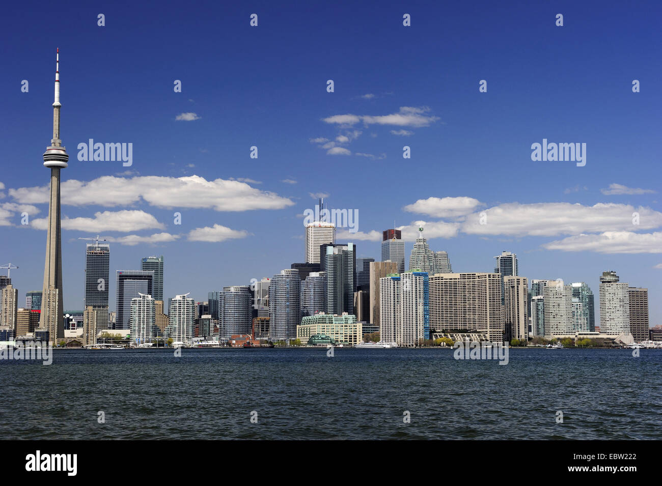 Blue sky view toronto skyline hi-res stock photography and images - Alamy