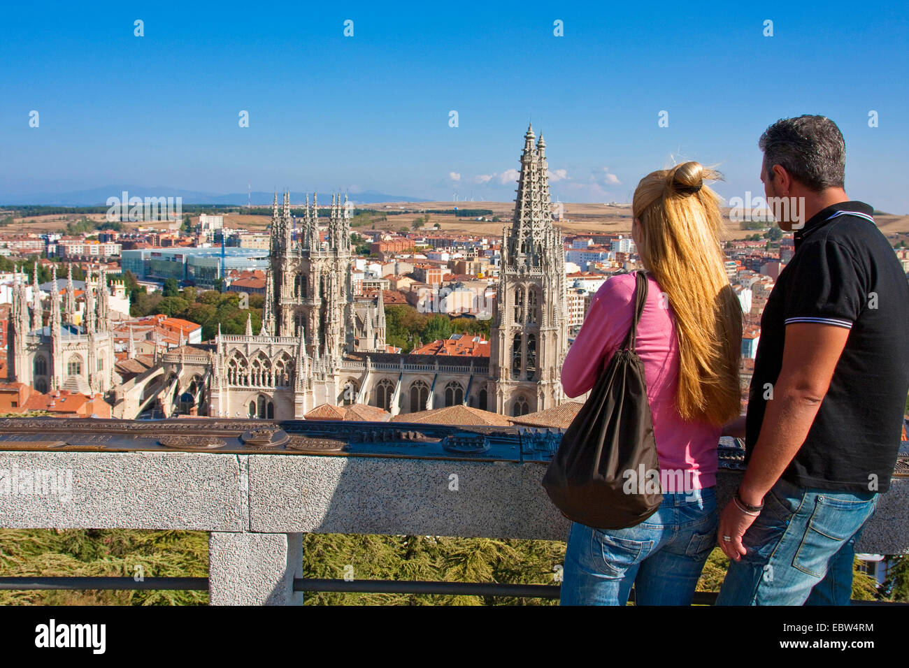 couple at a gazebo looking on the city dominated by the cathedral, Spain, Kastilien und Le¾n, Burgos Stock Photo