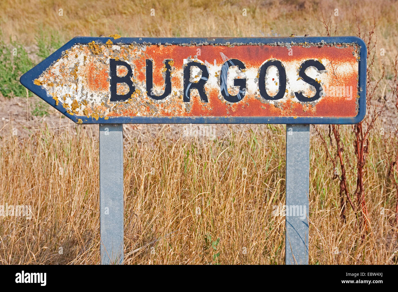 weathered sign at the Way of St. James showing the pilgrims coming from Carde±uela RÝopico the way to Burgos, Spain, Kastilien und Le¾n Stock Photo