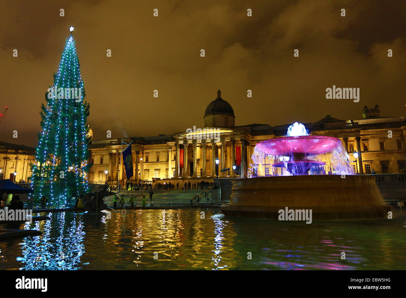 Trafalgar square christmas tree hires stock photography and images Alamy