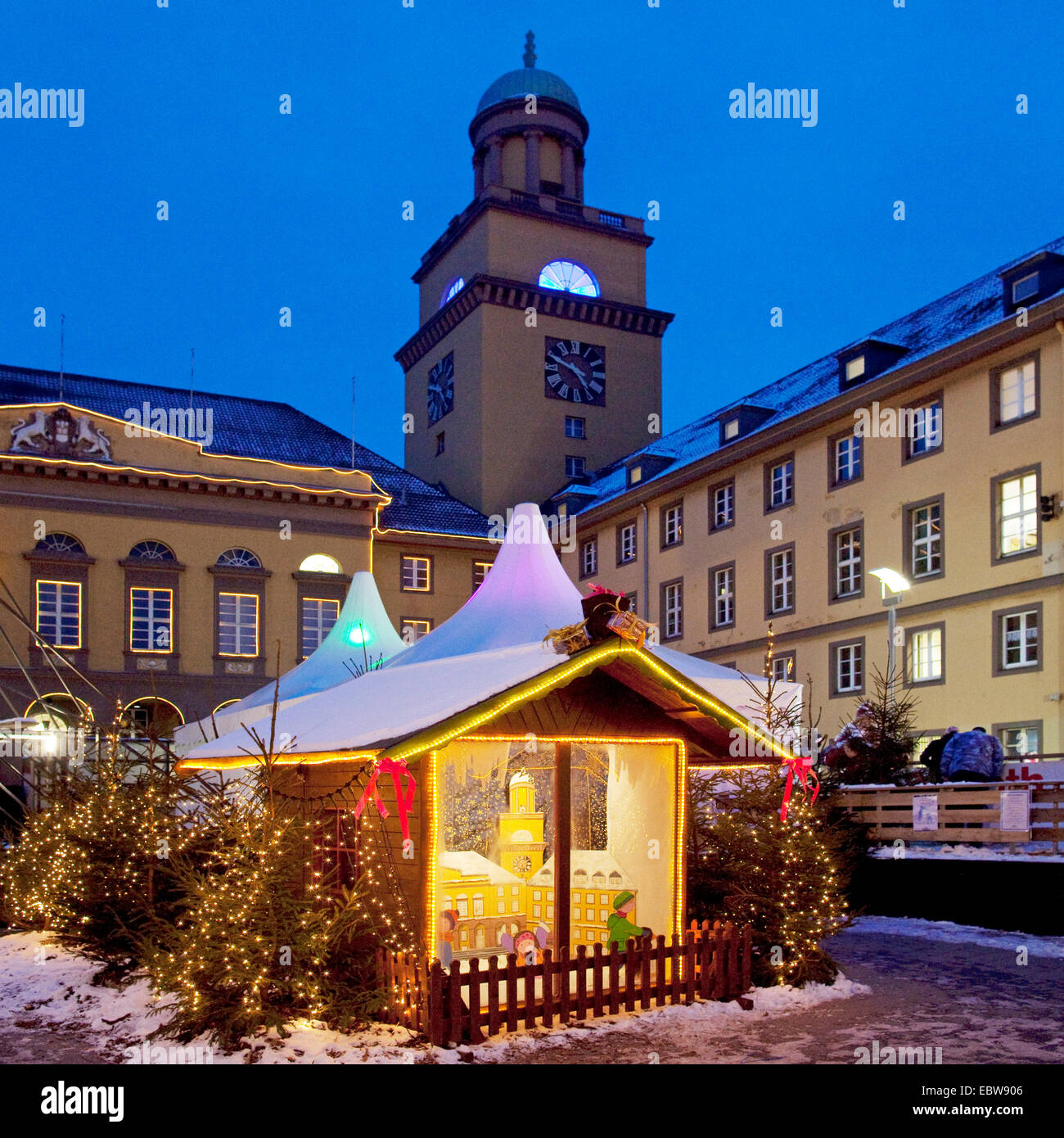 christmas market in Witten with townhall, Germany, North Rhine-Westphalia, Ruhr Area, Witten Stock Photo