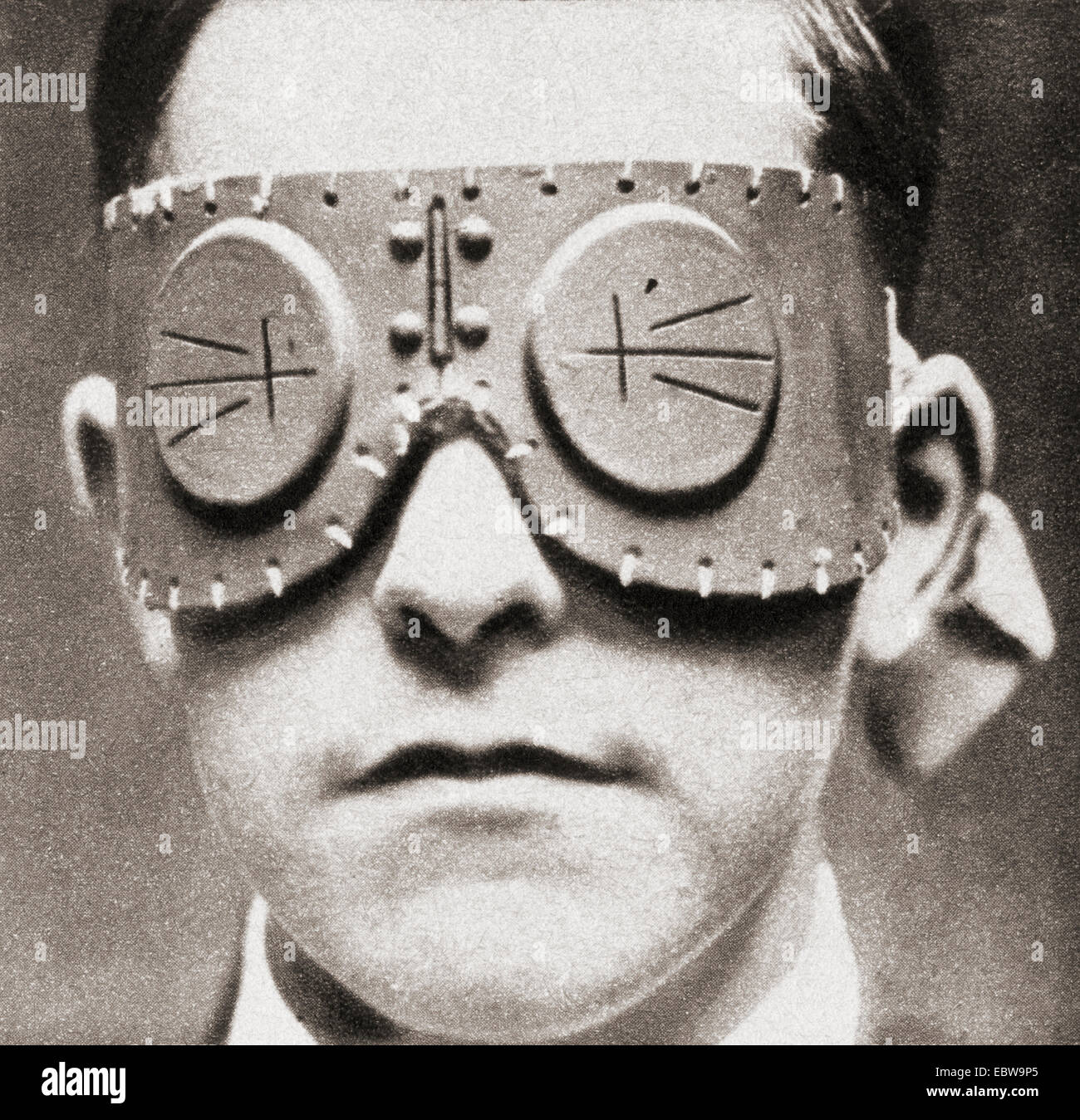 Goggles introduced during World War one, used to protect the forehead, temples and eyes from shell splinters.  Optically arranged slits permitted free vision. Stock Photo