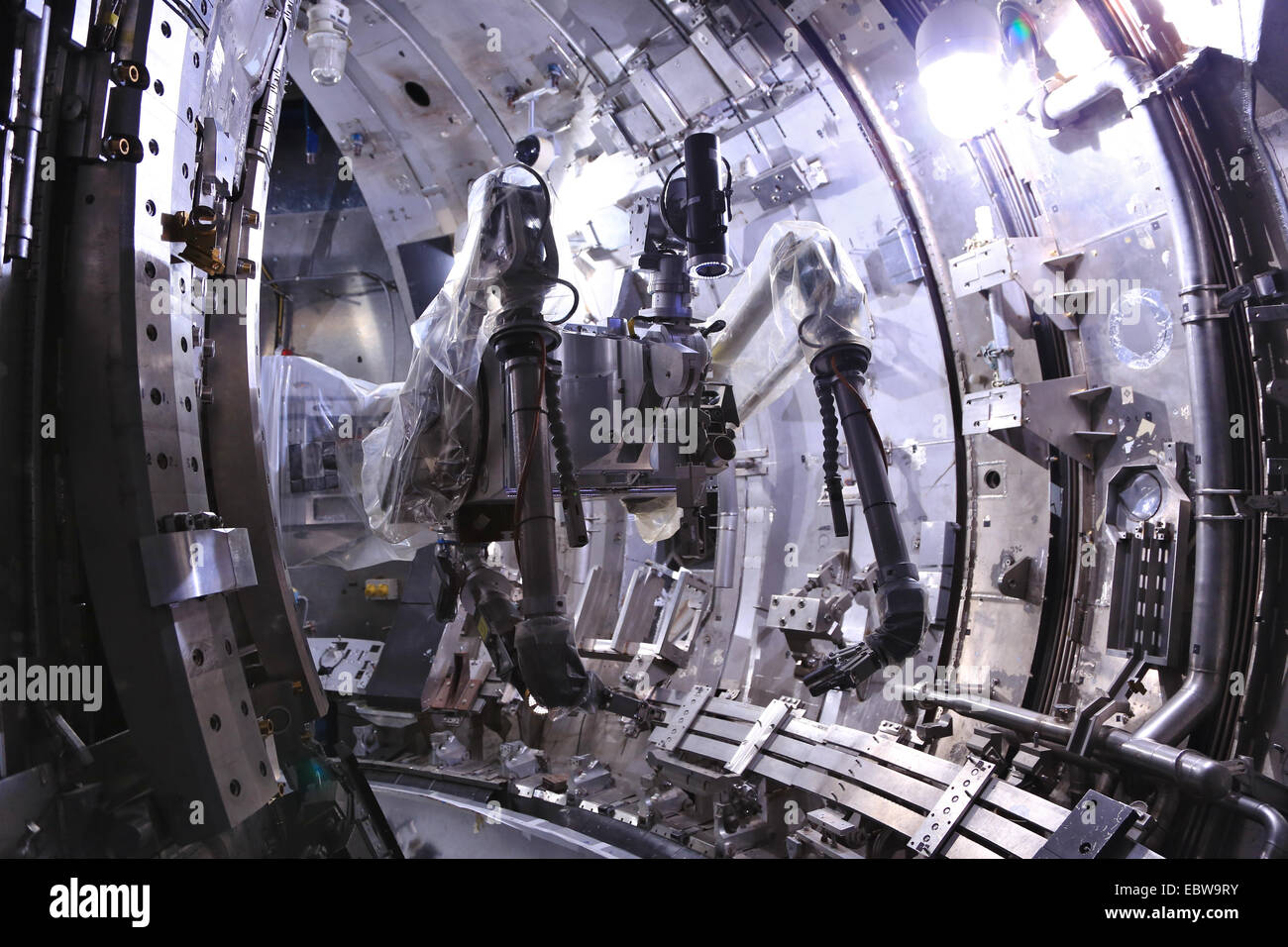 Tokamak reactor chamber High Resolution Stock Photography and Images ...
