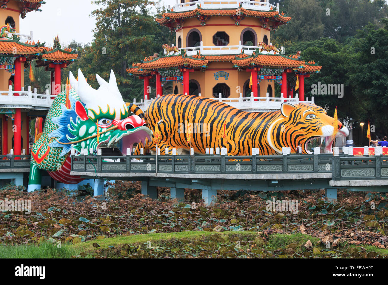 Dragon And Tiger Pagodas at Lotus Pond, Kaohsiung, Taiwan Stock Photo