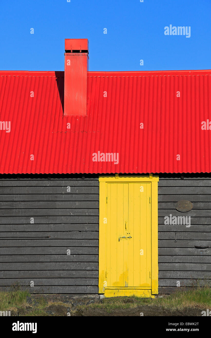Colourful mountain hut in the highlands of Iceland Stock Photo