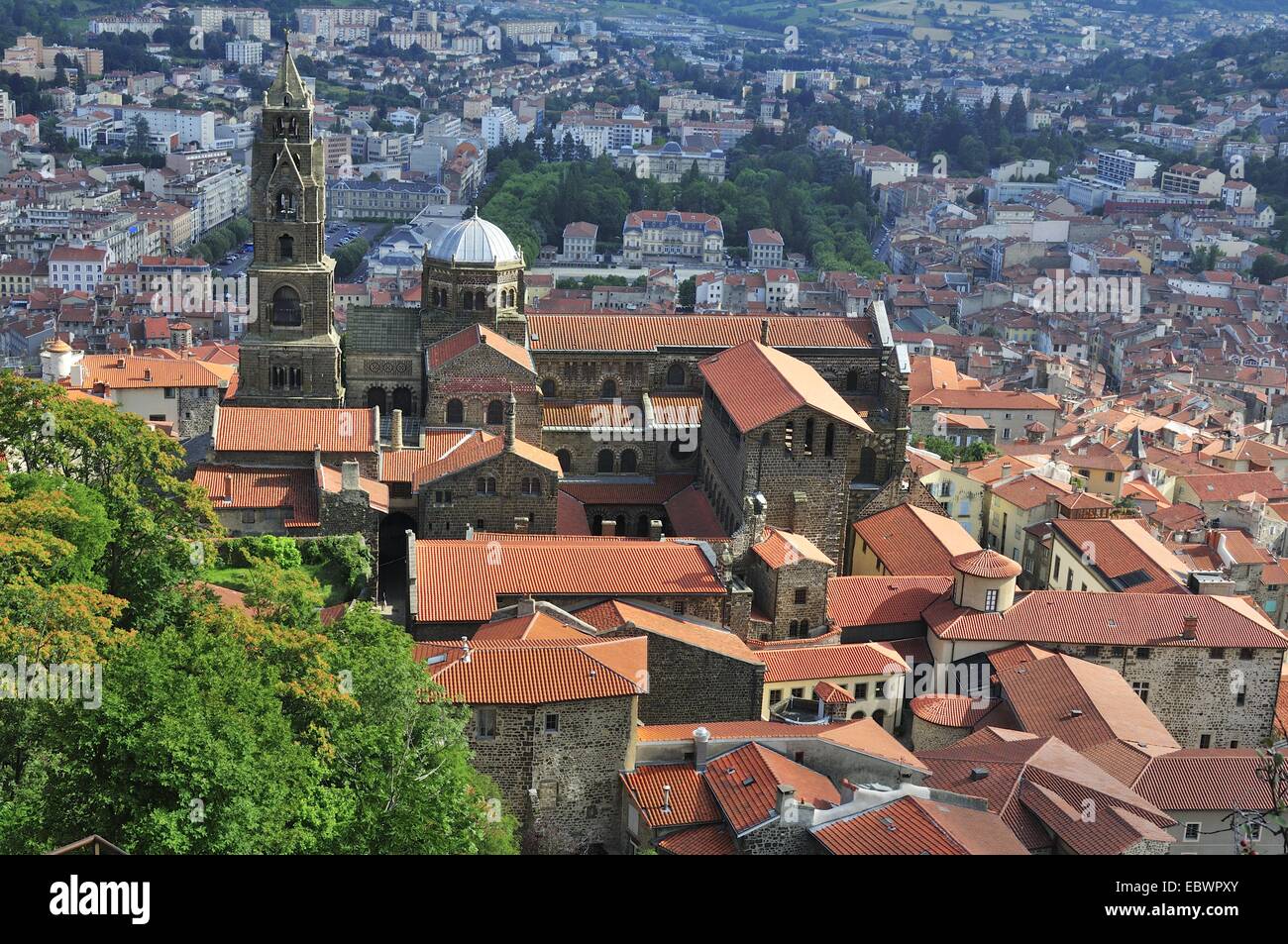 Cathedrale Notre Dame Du Puy Hi res Stock Photography And Images Alamy cathedrale-notre-dame-du-puy-hi-res-stock-photography-and-images-alamy