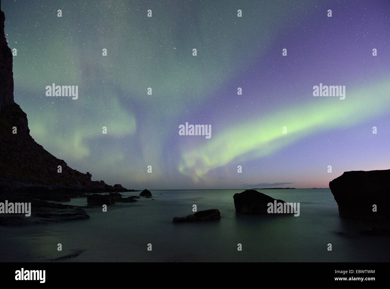 Northern Lights on Utakleiv Beach, Vestvågøy, Lofoten, Norway Stock Photo