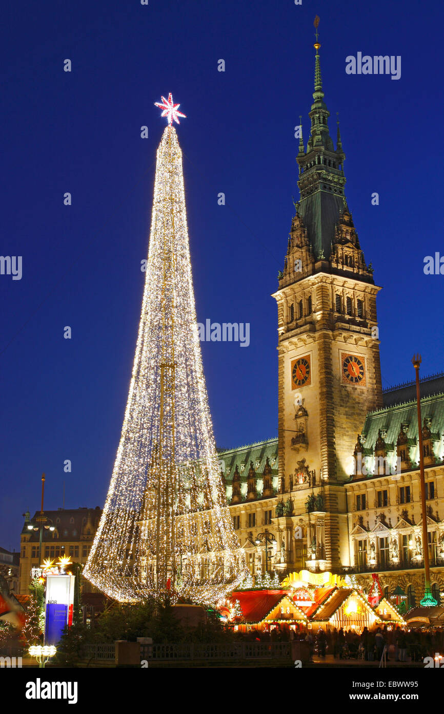 Hamburg christmas market town hall hi-res stock photography and images ...