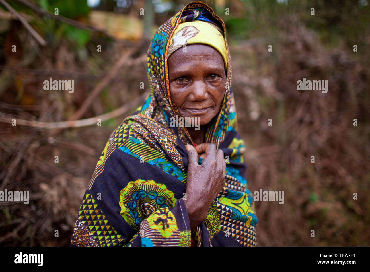 Traditional african woman hi-res stock photography and images - Alamy
