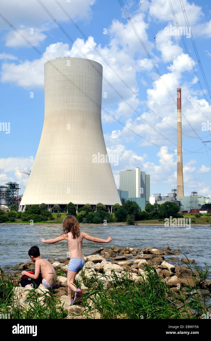 favdolls racje power station Walsum, children playing at Rhine river, Germany, North  Rhine-Westphalia, Ruhr Area, Duisburg Stock Photo - Alamy