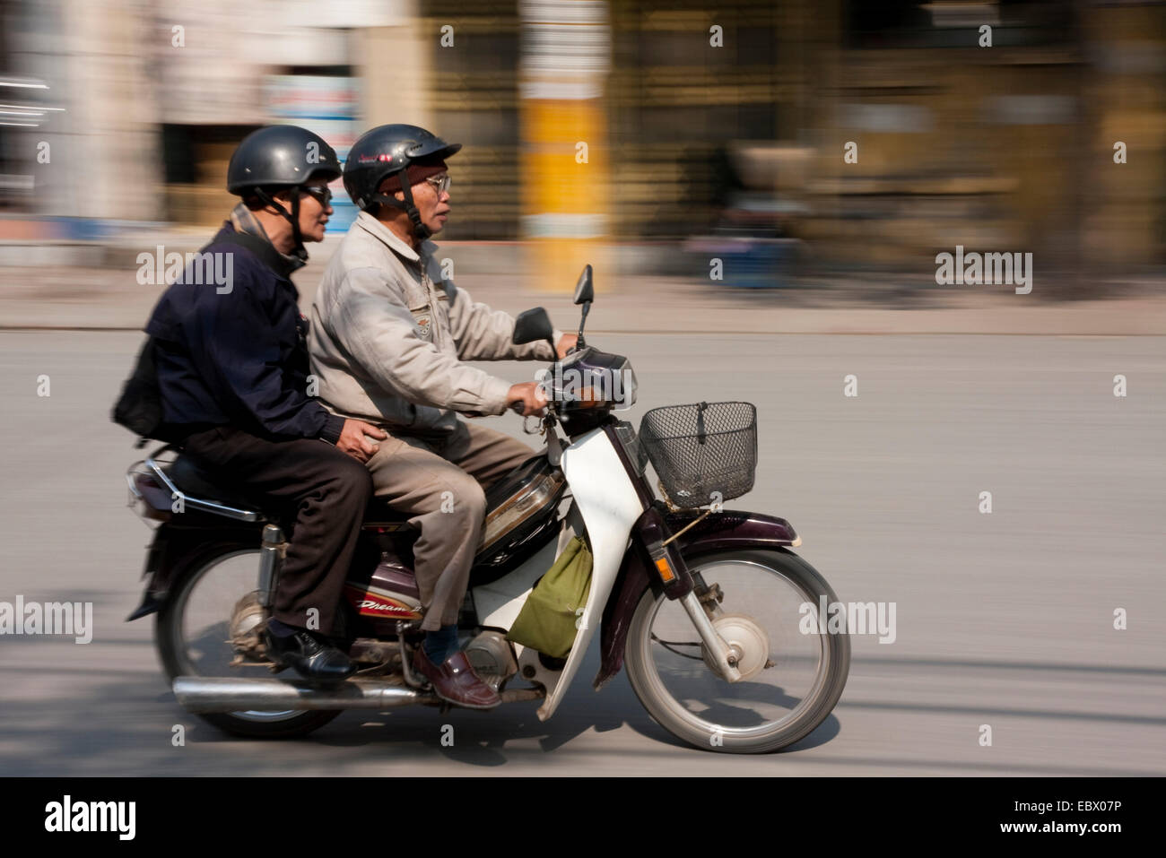 Motor scooter pan shot hi-res stock photography and images - Alamy