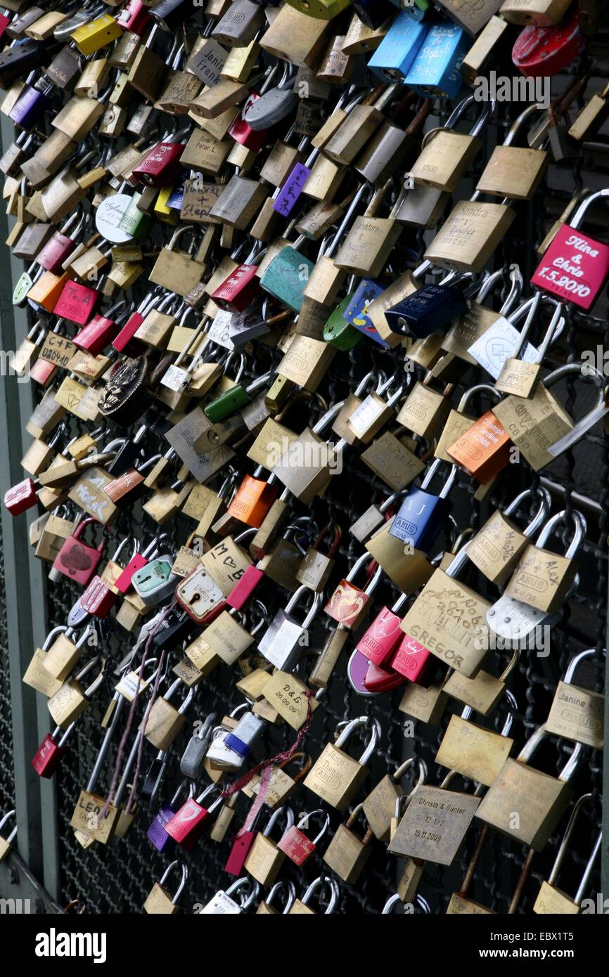 padlocks fixed at Hohenzollern bridge, symbol for proof of love, Germany, Nordrhein-Westfahlen, Cologne Stock Photo