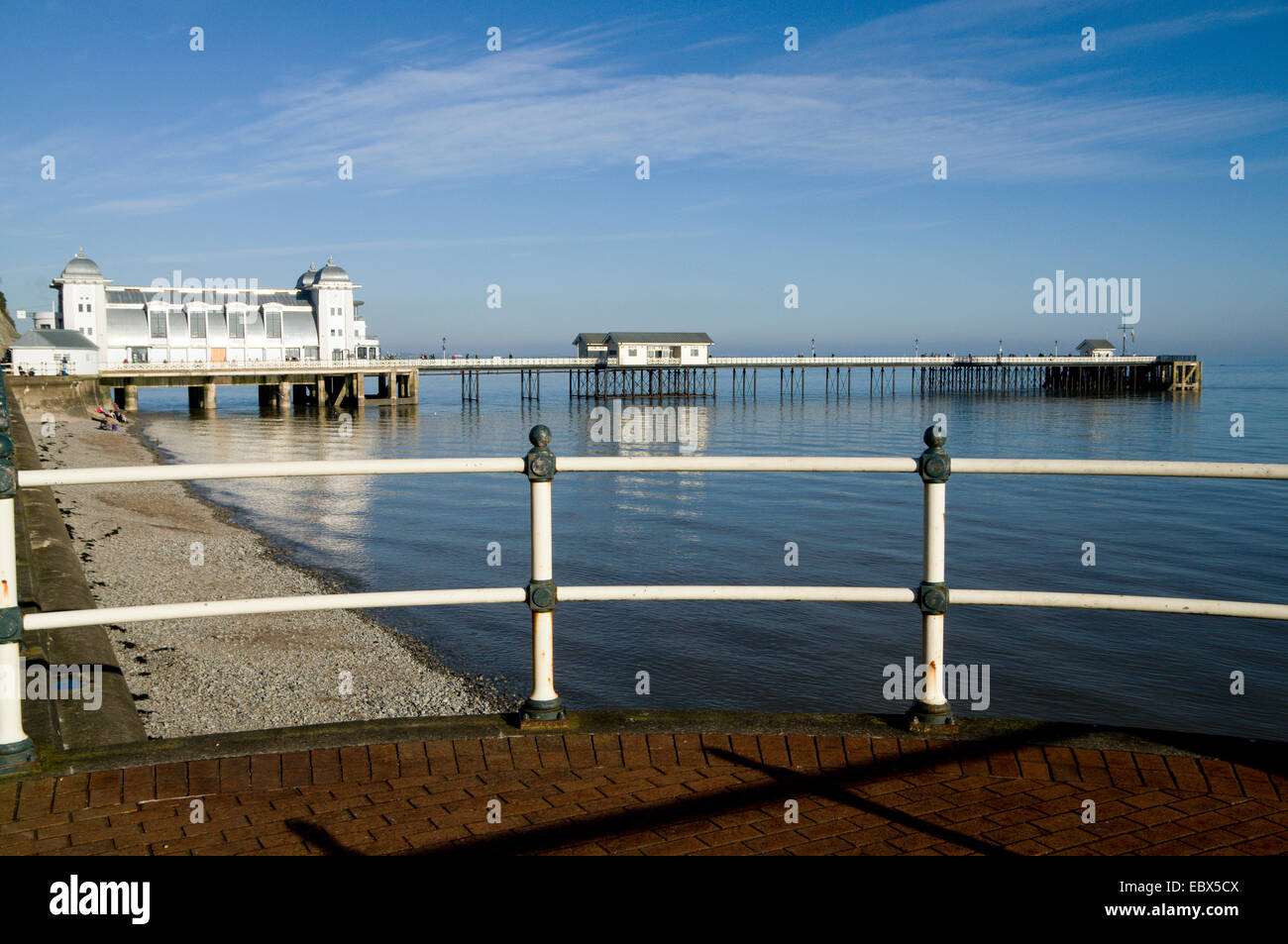 Penarth pier vale glamorgan cardiff hi-res stock photography and images ...