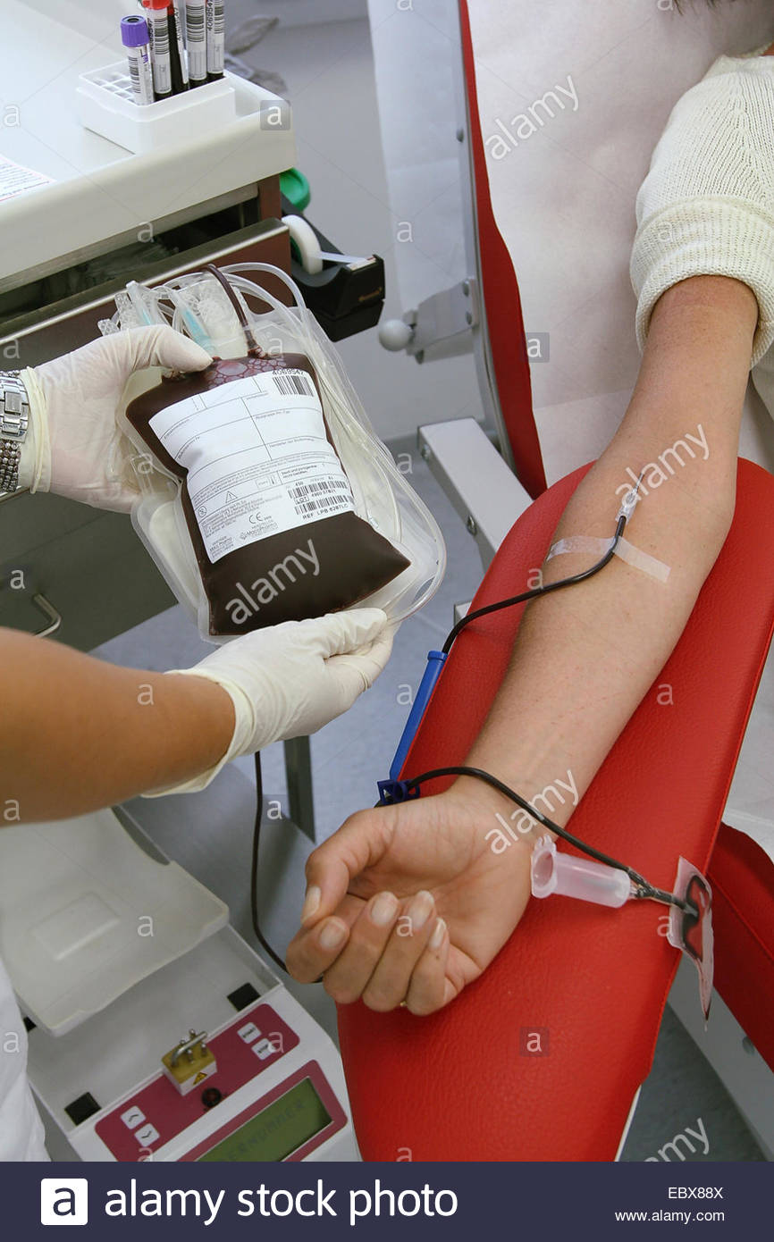 Blood Withdrawal Stock Photos & Blood Withdrawal Stock Images Alamy