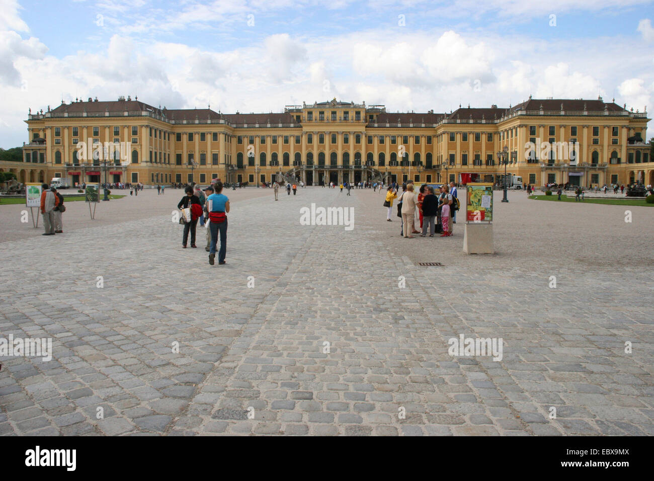 tourists in front of the castle Schoenbrunn, Austria, Vienna Stock Photo