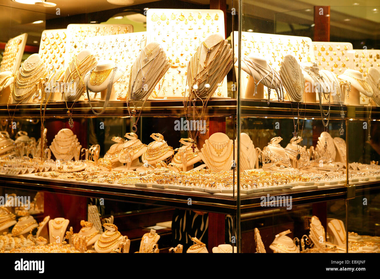 Italy, Florence jewellery shop on Ponte Vecchio Stock Photo Alamy
