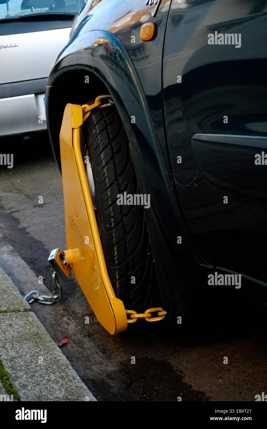 Car clamp in use hires stock photography and images Alamy