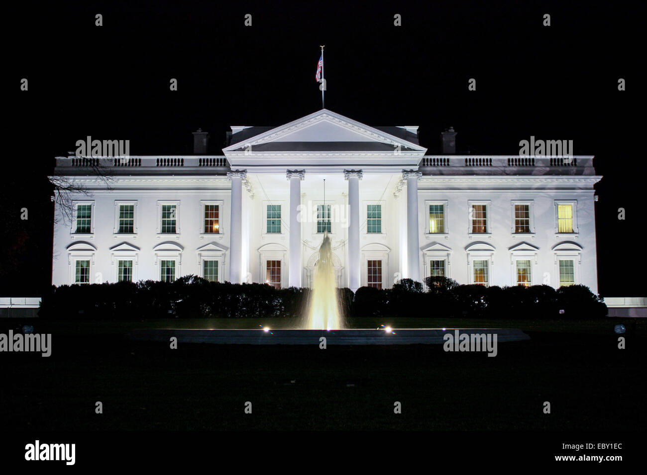 USA: Northern facade of the White House in Washington, DC. Photo from ...