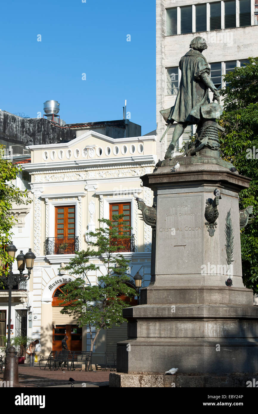 Dominikanische Republik, Santo Domingo, Zona Colonial, Zona Colonial, Parque Colon, Statue des Christoph Kolumbus Stock Photo