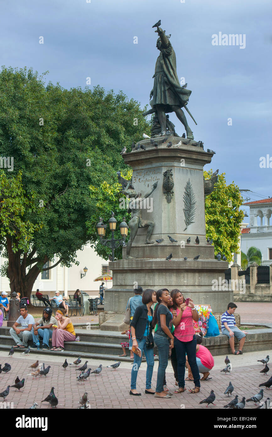 Dominikanische Republik, Santo Domingo, Zona Colonial, Zona Colonial, Parque Colon, Statue des Christoph Kolumbus, Stock Photo