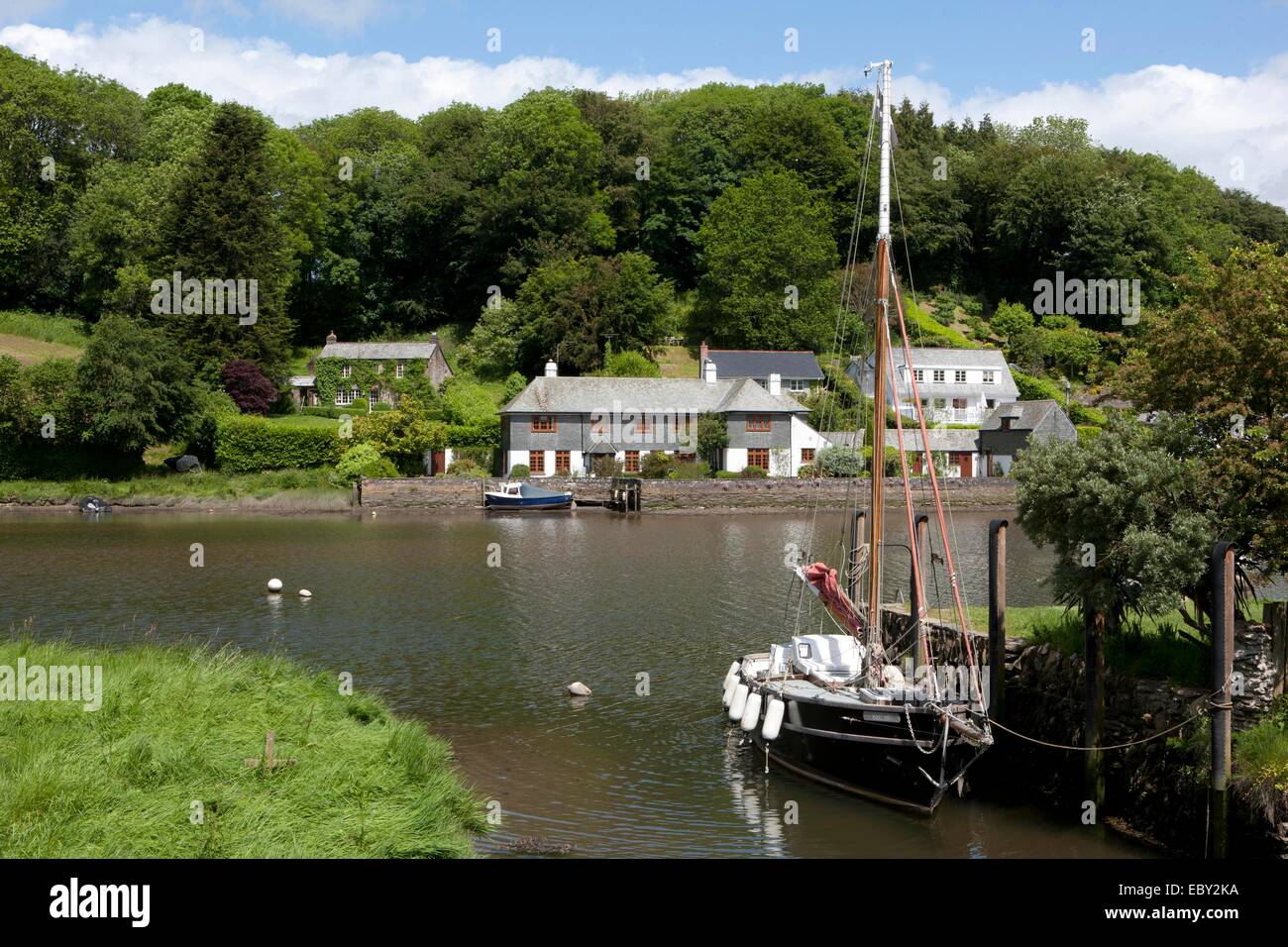 A early summers day at the Cornish Riverside Village of Lerryn beside the River Lerryn which flows into the sea at Fowey. Stock Photo