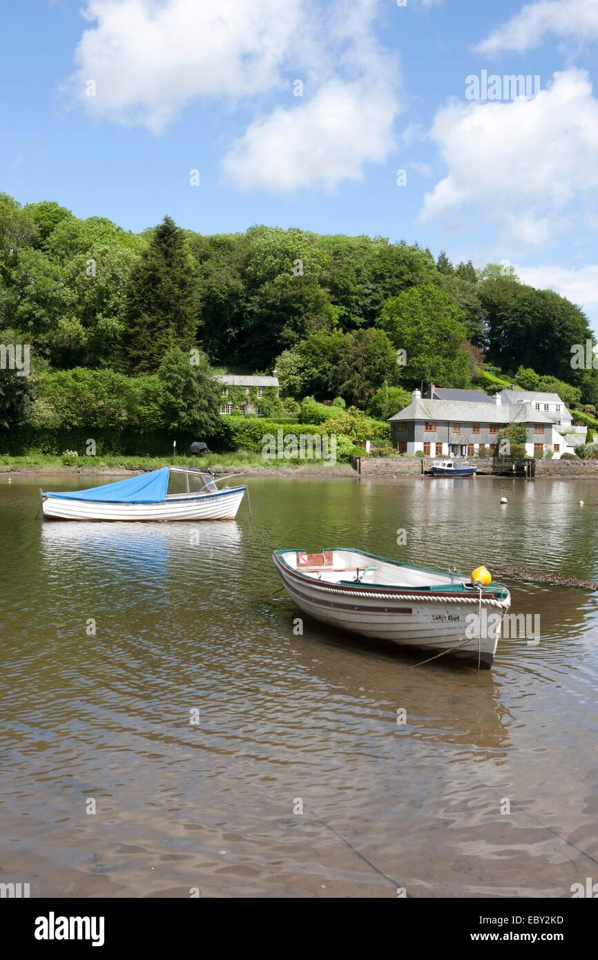 A early summers day at the Cornish Riverside Village of Lerryn beside the River Lerryn which flows into the sea at Fowey. Stock Photo