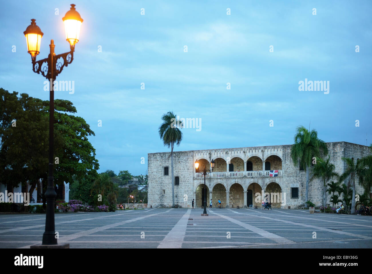 Dominikanische Republik Santo Domingo Zona Colonial Plaza De La Hispanidad Alcazar De Colon