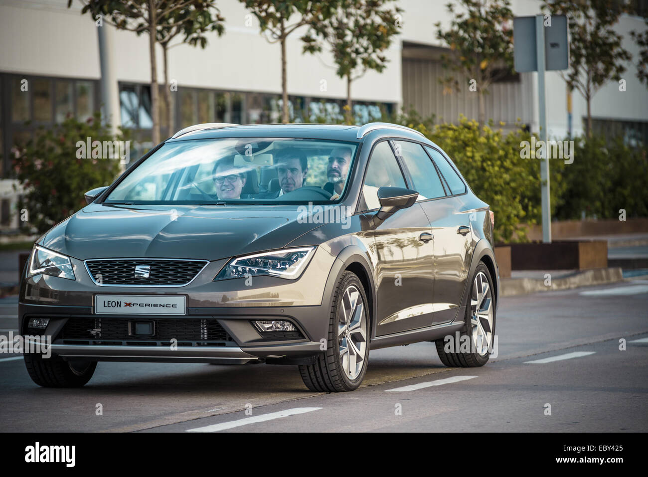 Martorell, Catalonia, Spain. 05th Dec, 2014. King FELIPE VI of Spain (R) arrives with Catalan President ARTUR MAS (L) and minister JOSE MANUEL SORIA (C) at the manufacturing facilities at the SEAT headquarters in Martorell to commemorate 30 years of the SEAT Ibiza © Matthias Oesterle/ZUMA Wire/ZUMAPRESS.com/Alamy Live News Credit:  ZUMA Press, Inc./Alamy Live News Stock Photo