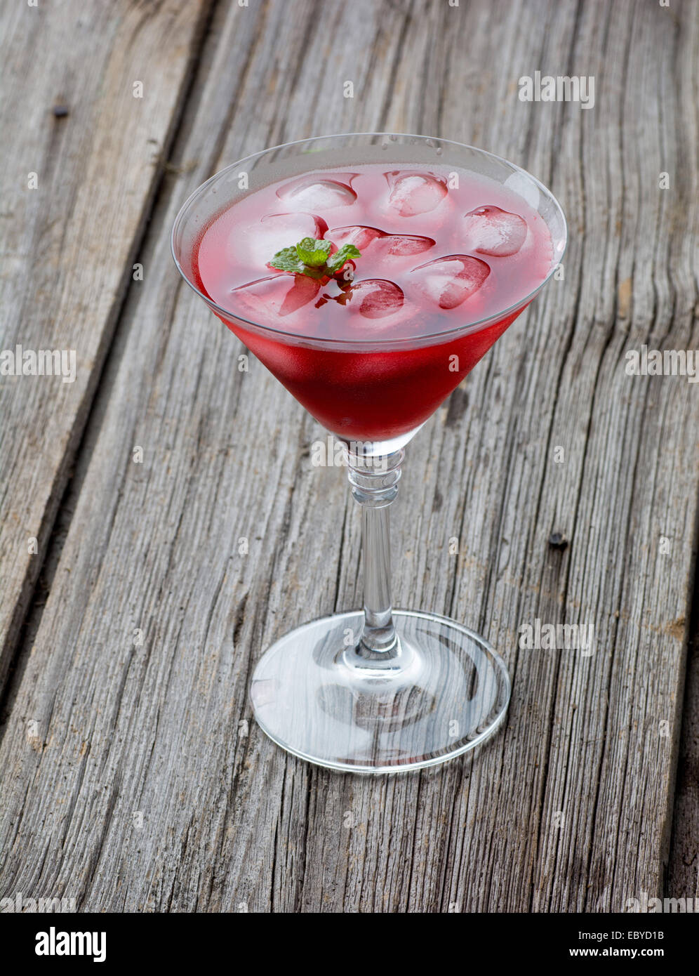 Martini cocktail lemon beach hi-res stock photography and images - Alamy
