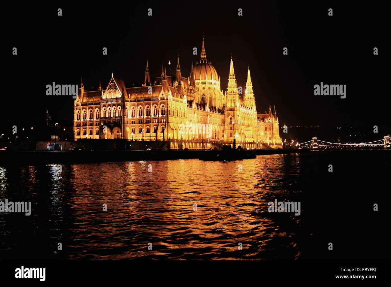 Hungarian parliament building night hi-res stock photography and images ...