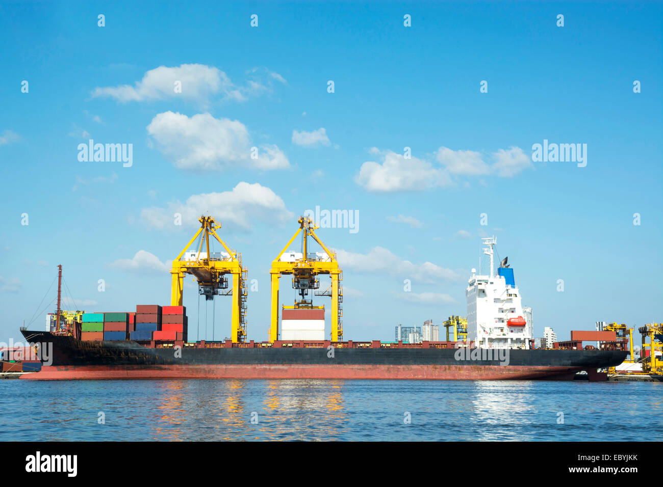 Container ship at night bridge hi-res stock photography and images - Alamy