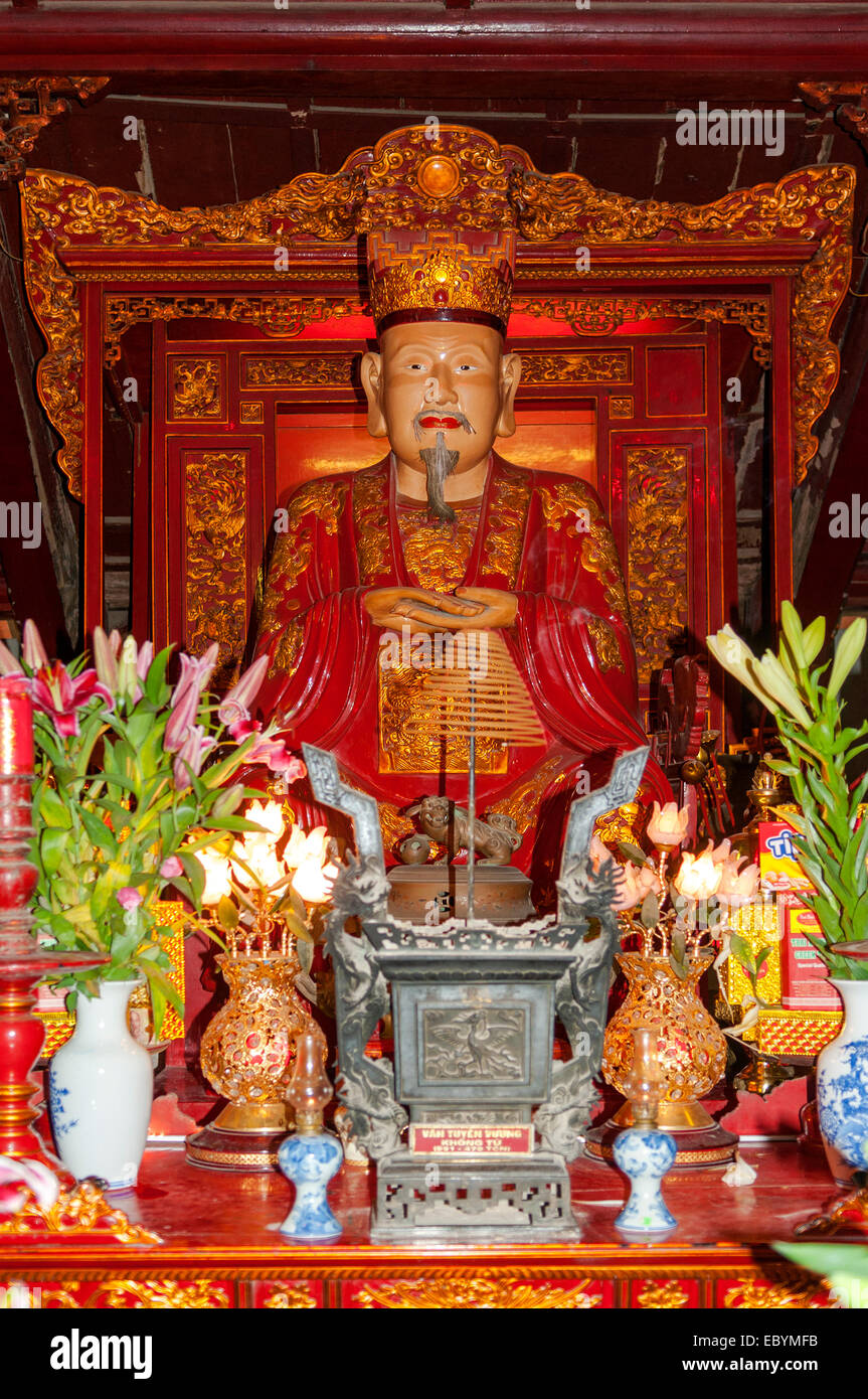Confucius in Temple of Literature, Hanoi, Vietnam Stock Photo