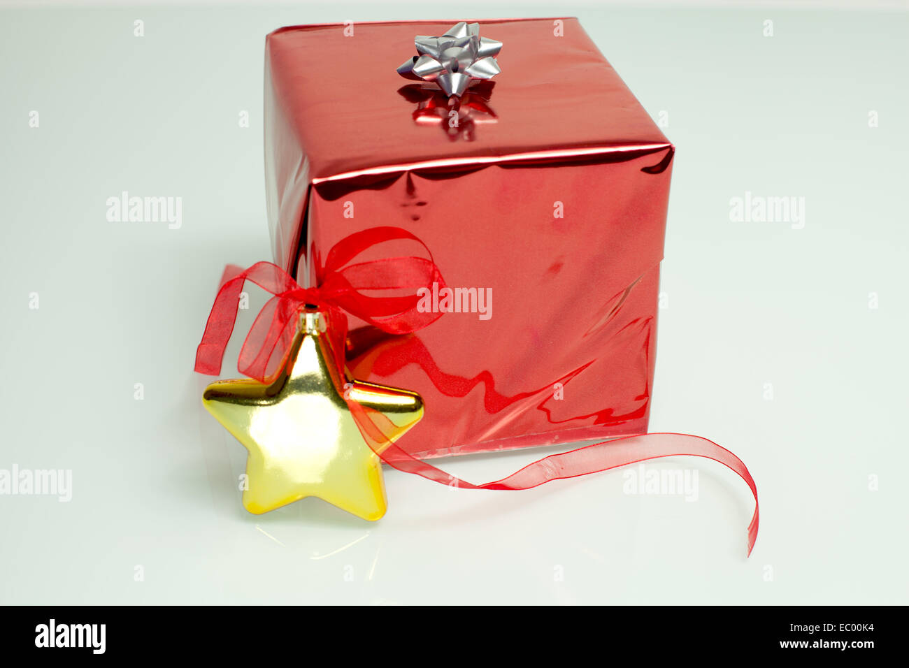 Plastic wrap gift hires stock photography and images Alamy