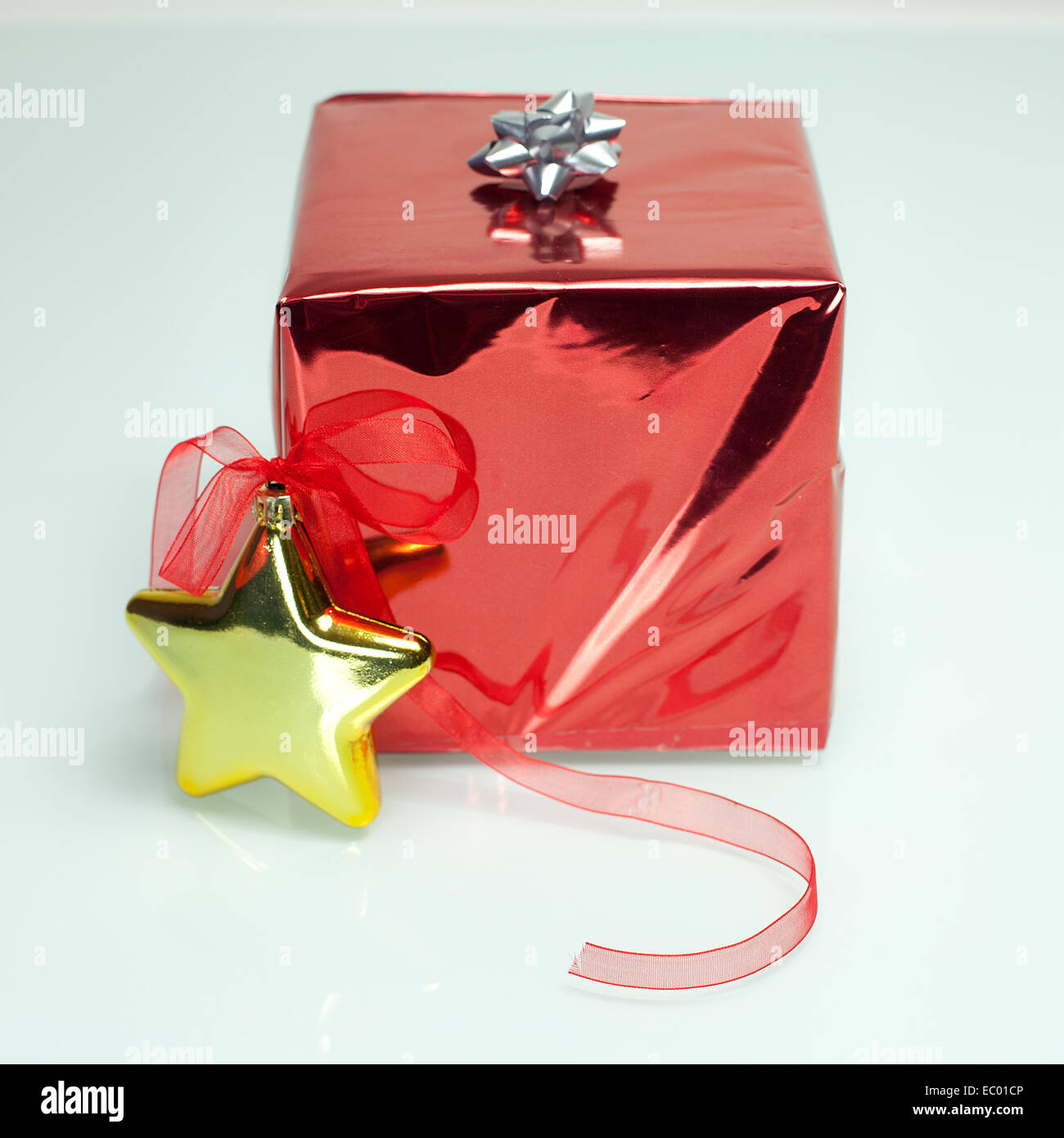 Plastic wrap gift hires stock photography and images Alamy