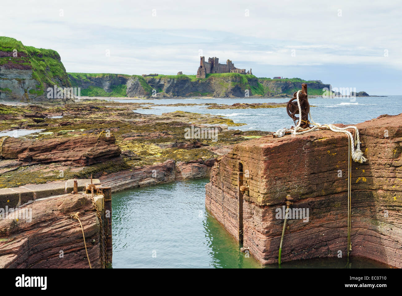 Tantallon castle viewed from Seacliff beach, North Berwick, East Lothian, Scotland. Stock Photo