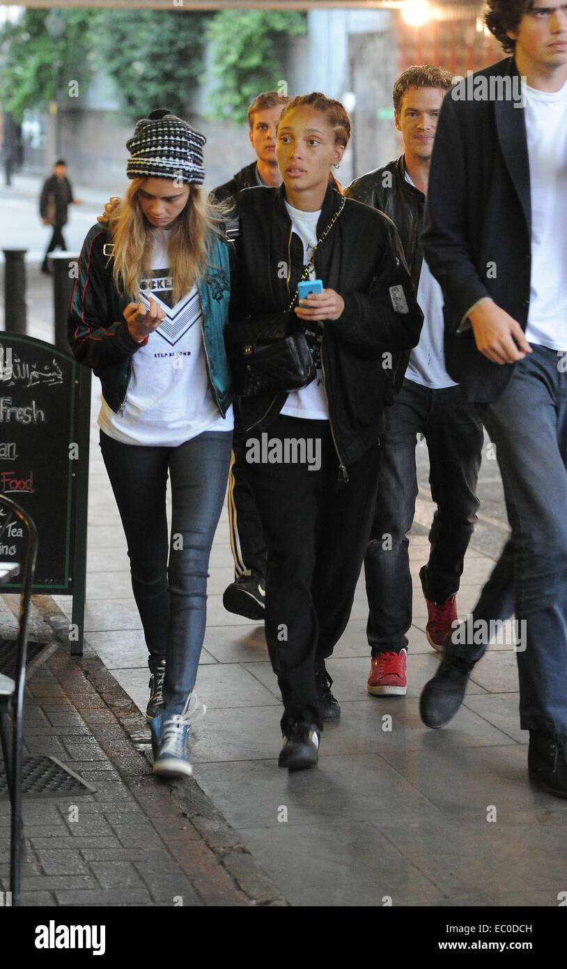 Cara Delevingne Enjoys A Night Out With Friends At Boom Burger In Notting Hill Featuring Cara Delevingne Where London United Kingdom When 03 Jun 2014 Stock Photo Alamy