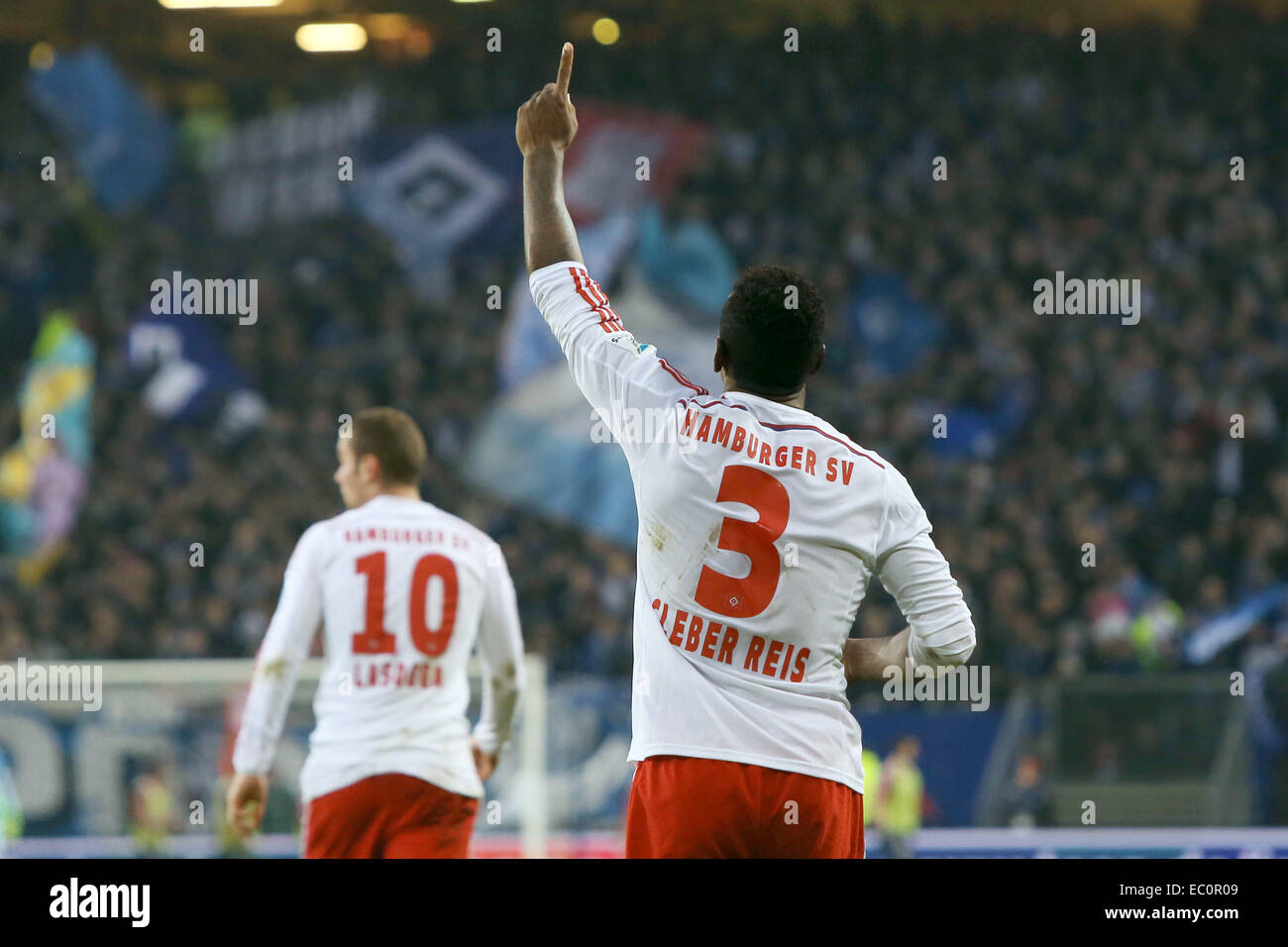 Hamburg, Germany. 07th Dec, 2014. Hamburg's Cleber Reis celebrates his 1-0 goal during the German Bundesliga match between Hamburger SV and FSV Mainz in Hamburg, Germany, 07 December 2014. Photo: MALTE CHRISTIANS/dpa (ATTENTION: Due to the accreditation guidelines, the DFL only permits the publication and utilisation of up to 15 pictures per match on the internet and in online media during the match.)/dpa/Alamy Live News Stock Photo