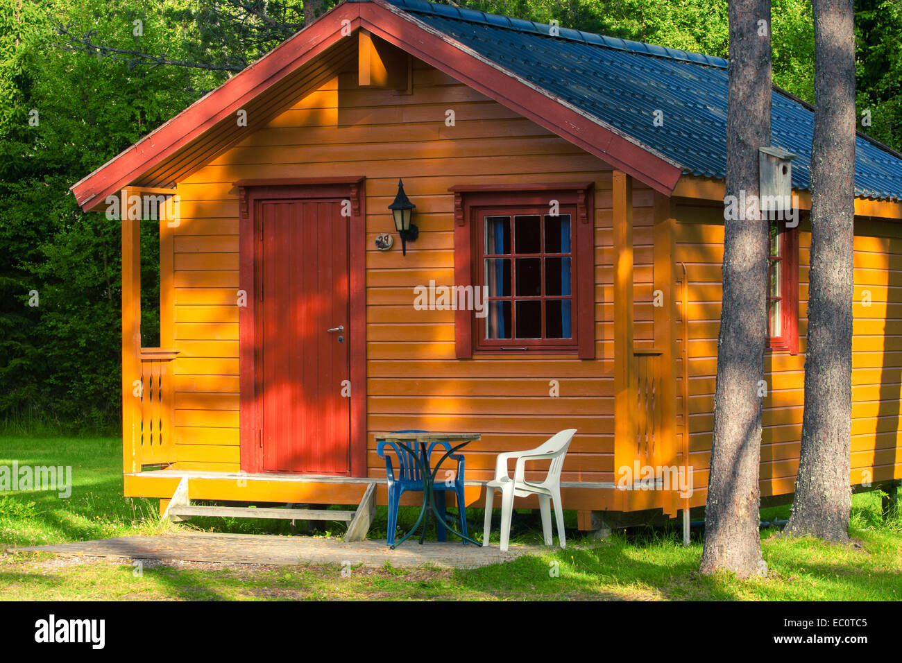 house in the woods, norwegian camp Stock Photo Alamy